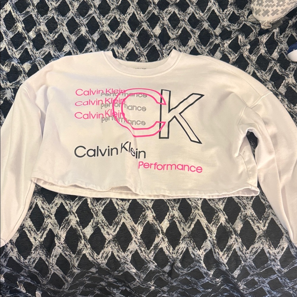 Calvin Klein kind sleeve crop